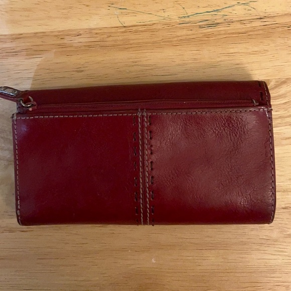 Fossil Red Leather Tri-Fold Wallet. - Picture 2 of 6